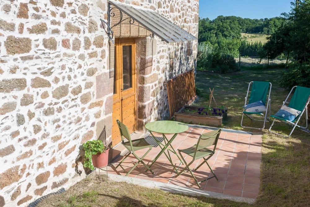 Les Granges De Cassard Bed and Breakfast Anglars Exteriör bild